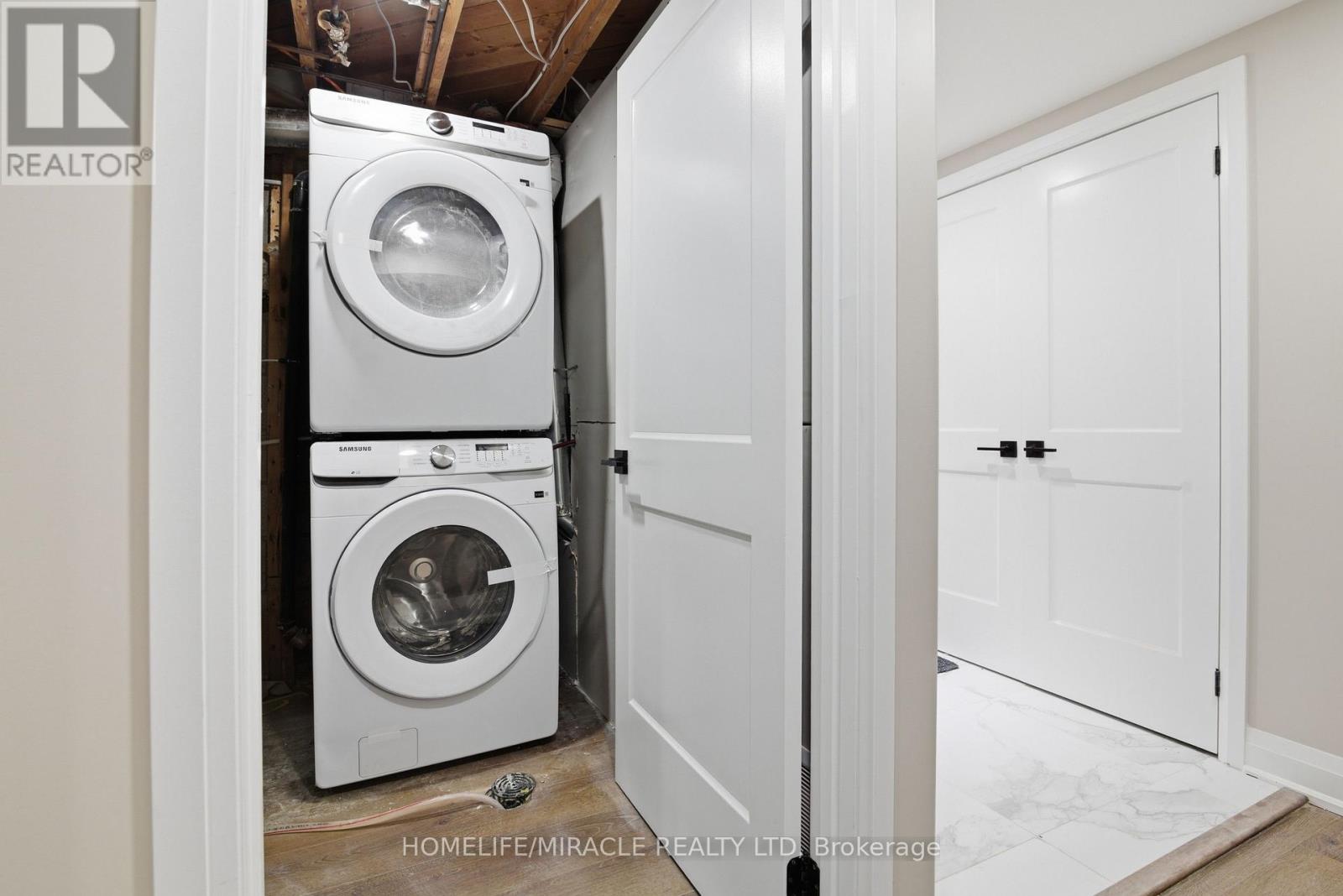 30 Malvern Court, Brampton, Ontario  L6W 1H1 - Photo 5 - W12801788