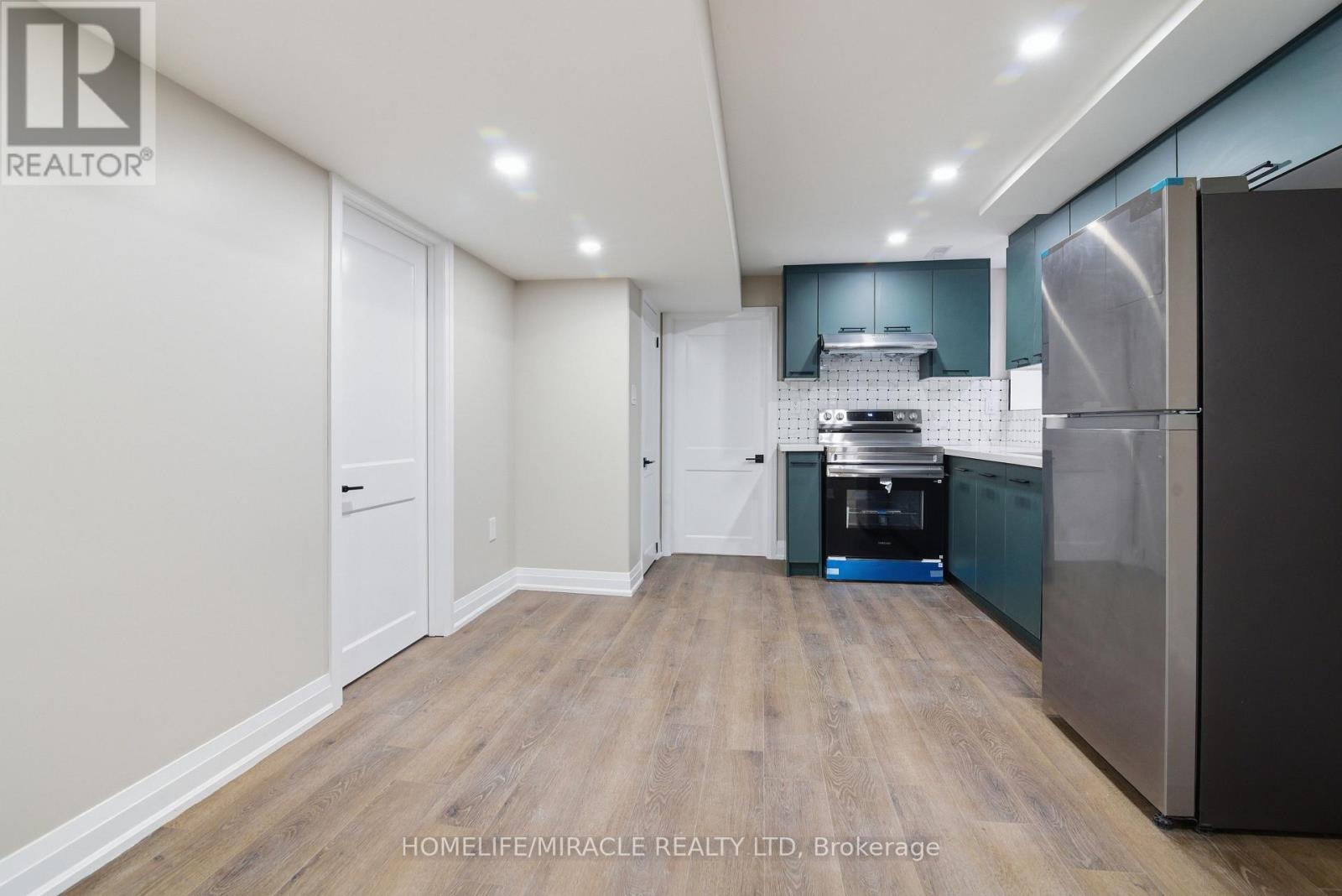 30 Malvern Court, Brampton, Ontario  L6W 1H1 - Photo 11 - W12801788