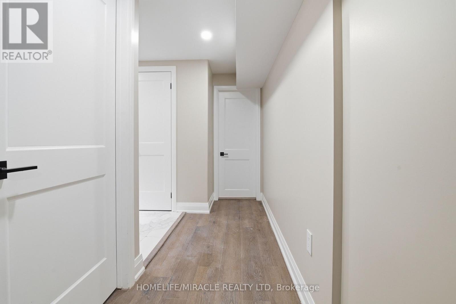 30 Malvern Court, Brampton, Ontario  L6W 1H1 - Photo 4 - W12801788