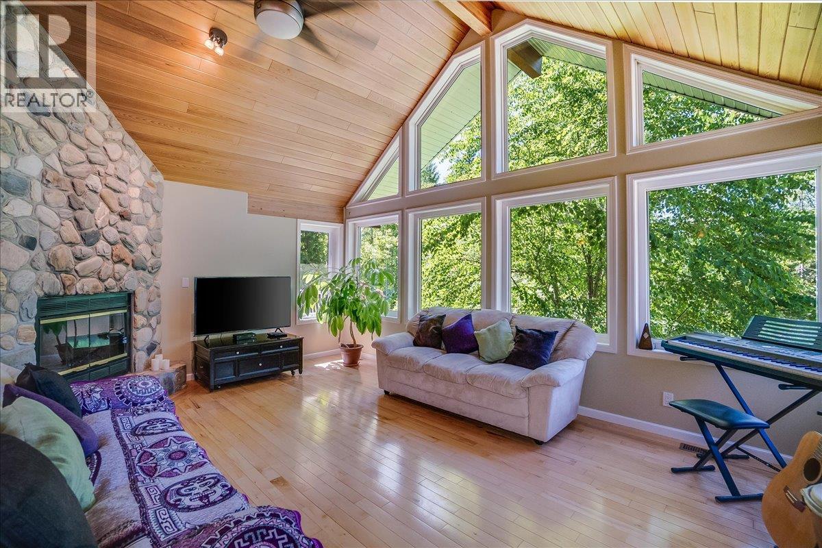 4399 Bird Creek Road, Nelson, British Columbia  V1L 6X2 - Photo 8 - 10376486