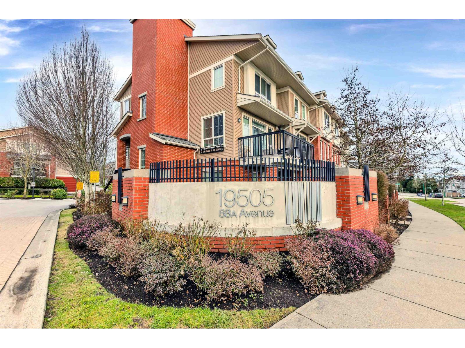 6 19505 68A AVENUE, Surrey, British Columbia