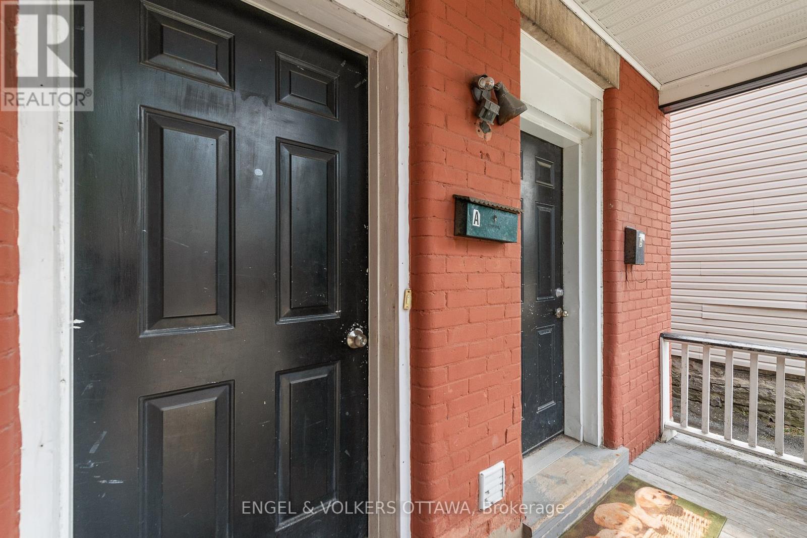 176 Arlington Avenue, Ottawa, Ontario  K1R 5S7 - Photo 2 - X12804018