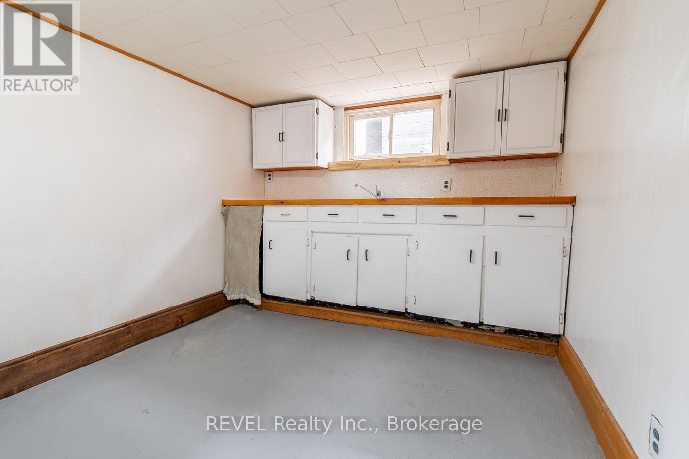 181 Cross Street, Port Colborne (Killaly East), Ontario  L3K 1L7 - Photo 24 - X12804008