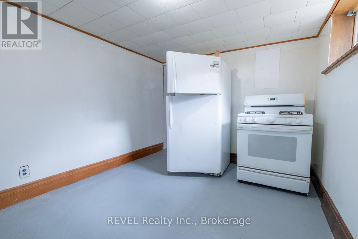 181 Cross Street, Port Colborne (Killaly East), Ontario  L3K 1L7 - Photo 25 - X12804008