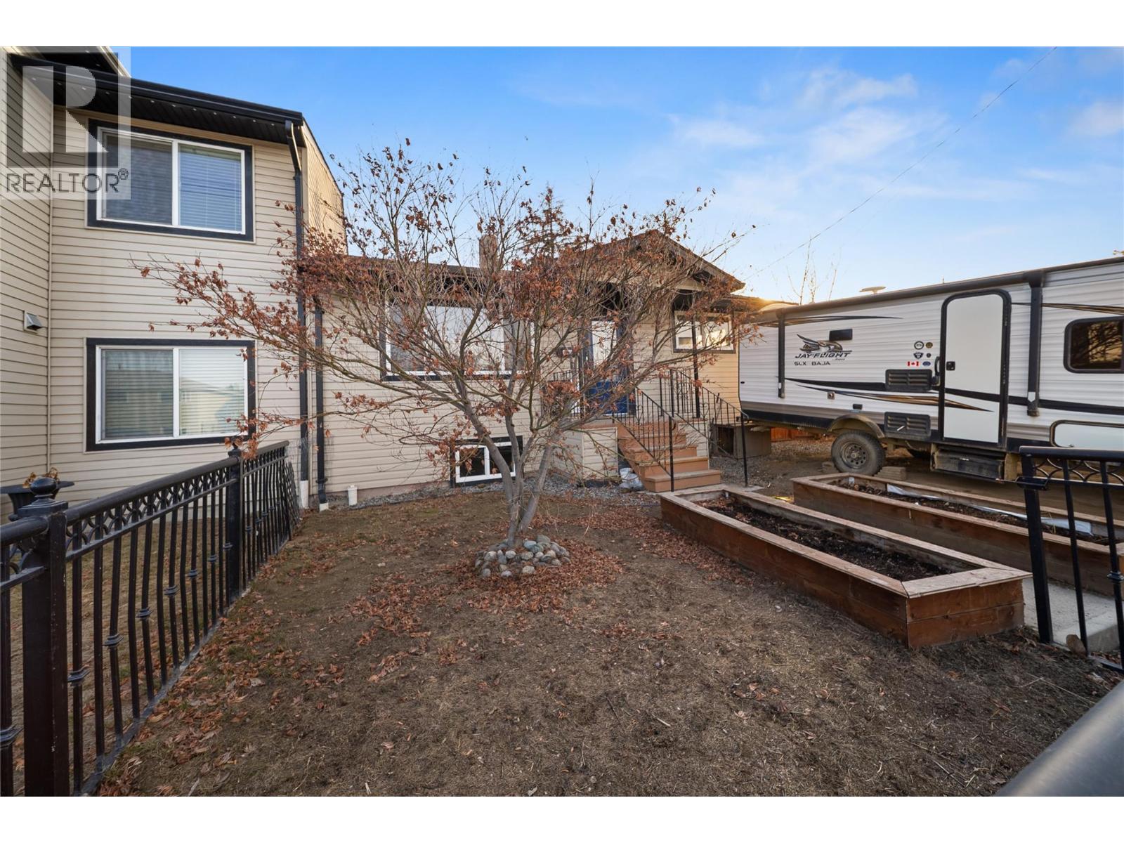 1153 Lethbridge Avenue, Kamloops, British Columbia  V2B 1Y3 - Photo 3 - 10376527
