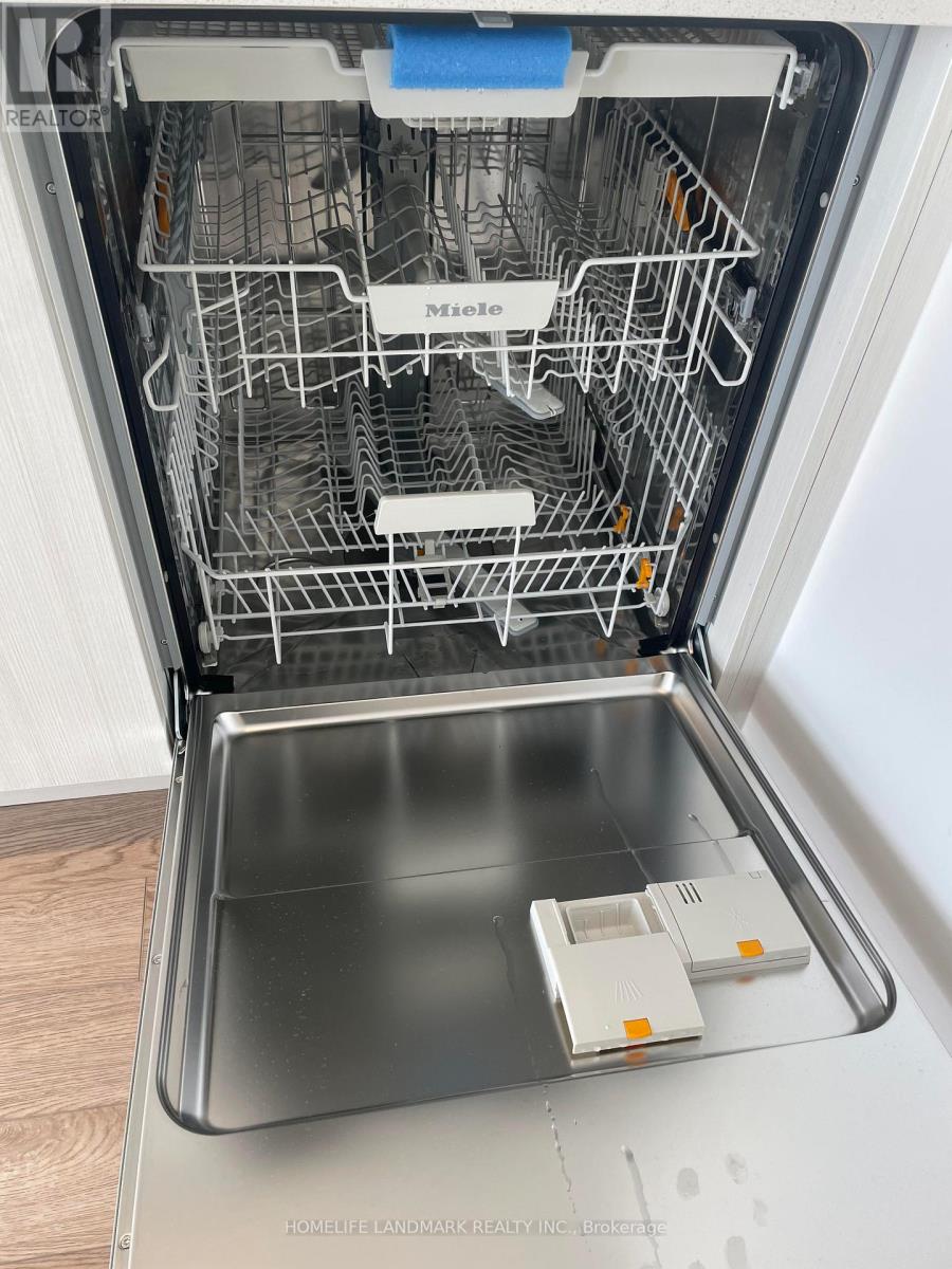 3018 - 1 Quarrington Lane, Toronto, Ontario  M3C 0S4 - Photo 16 - C12803972