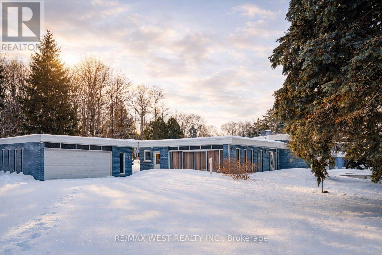 25 Ramblewood Drive, Wasaga Beach, Ontario  L9Z 0C4 - Photo 3 - S12803996