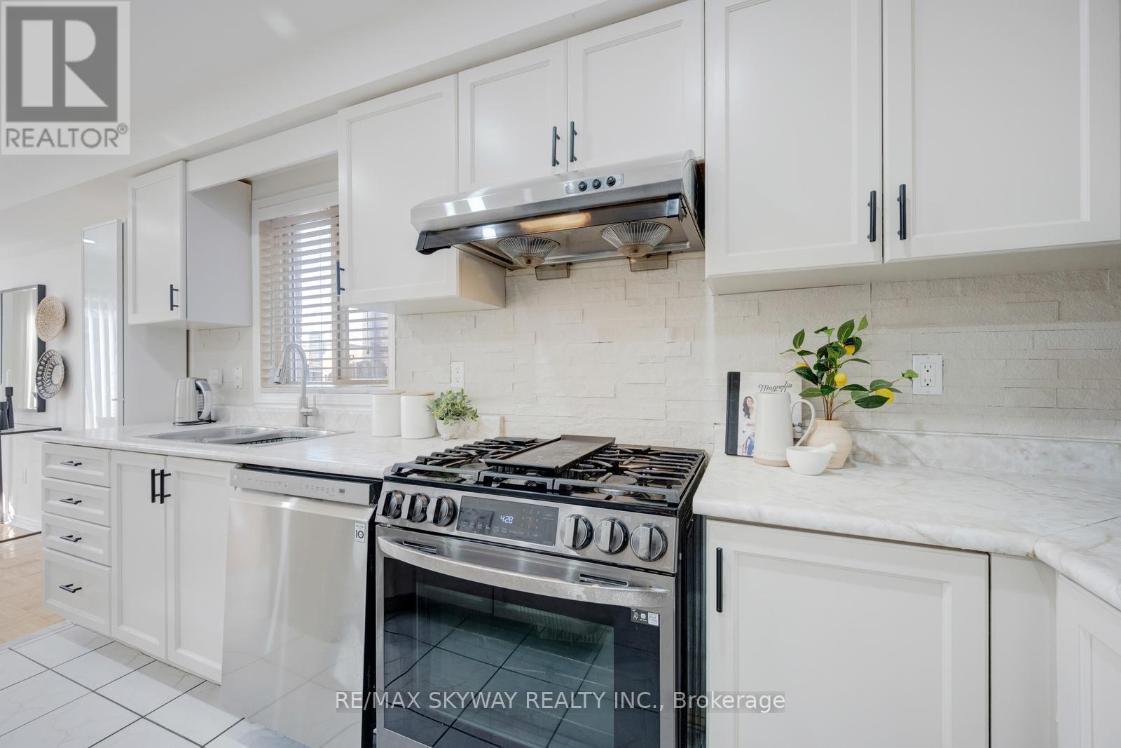 3265 Raindance Crescent, Mississauga, Ontario  L5N 8L8 - Photo 11 - W12803930