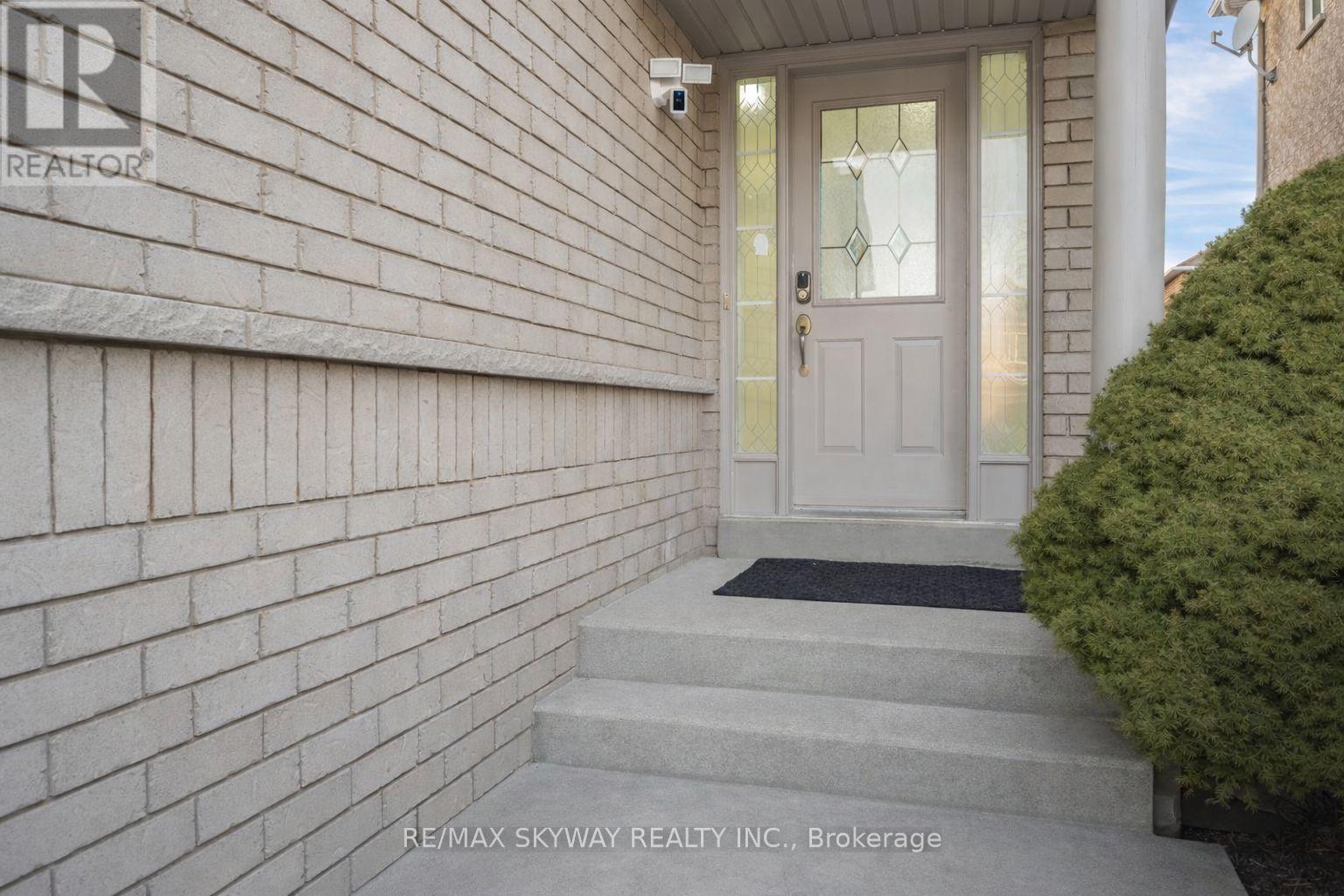 3265 Raindance Crescent, Mississauga, Ontario  L5N 8L8 - Photo 4 - W12803930