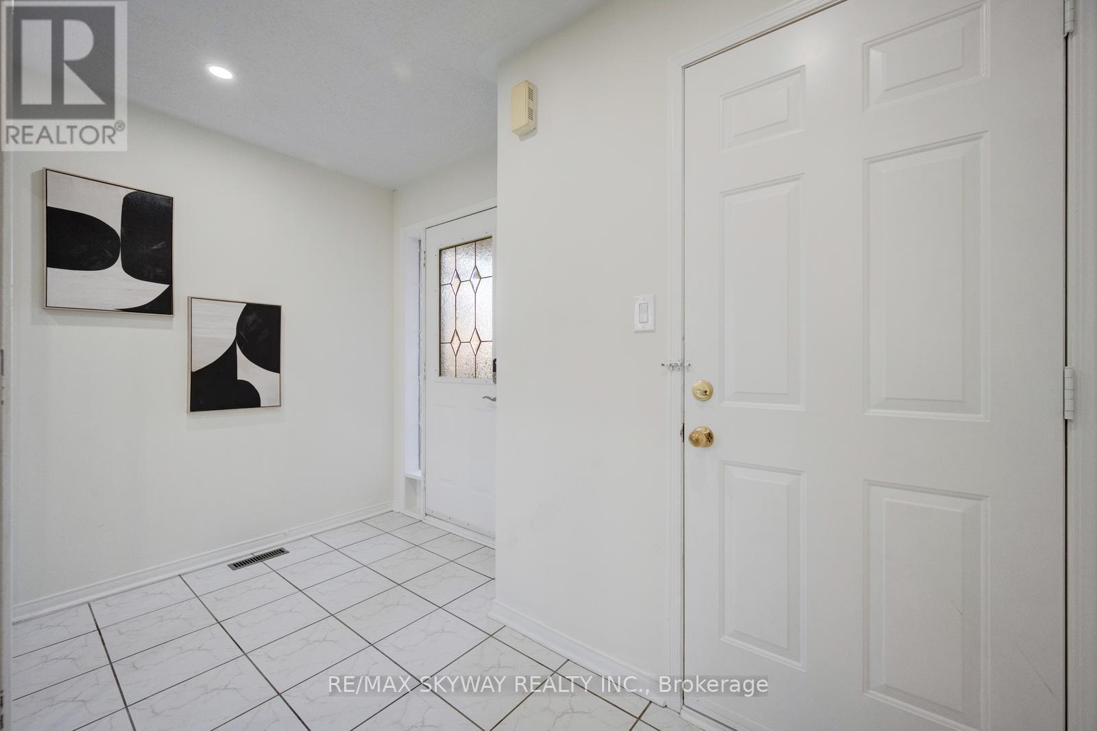 3265 Raindance Crescent, Mississauga, Ontario  L5N 8L8 - Photo 5 - W12803930