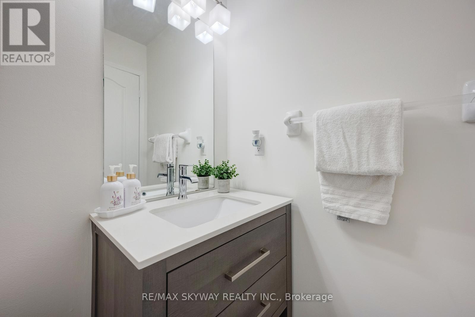 3265 Raindance Crescent, Mississauga, Ontario  L5N 8L8 - Photo 6 - W12803930