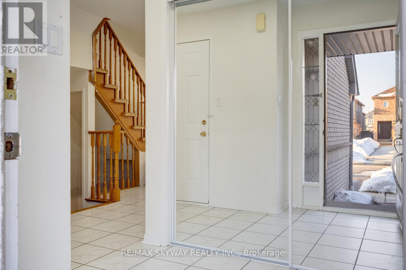 3265 Raindance Crescent, Mississauga, Ontario  L5N 8L8 - Photo 7 - W12803930