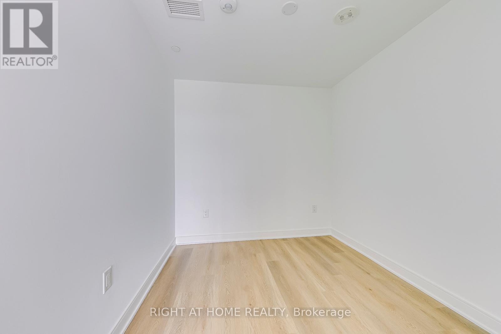 912 - 86 Dundas Street E, Mississauga, Ontario  L5A 0B1 - Photo 18 - W12803944