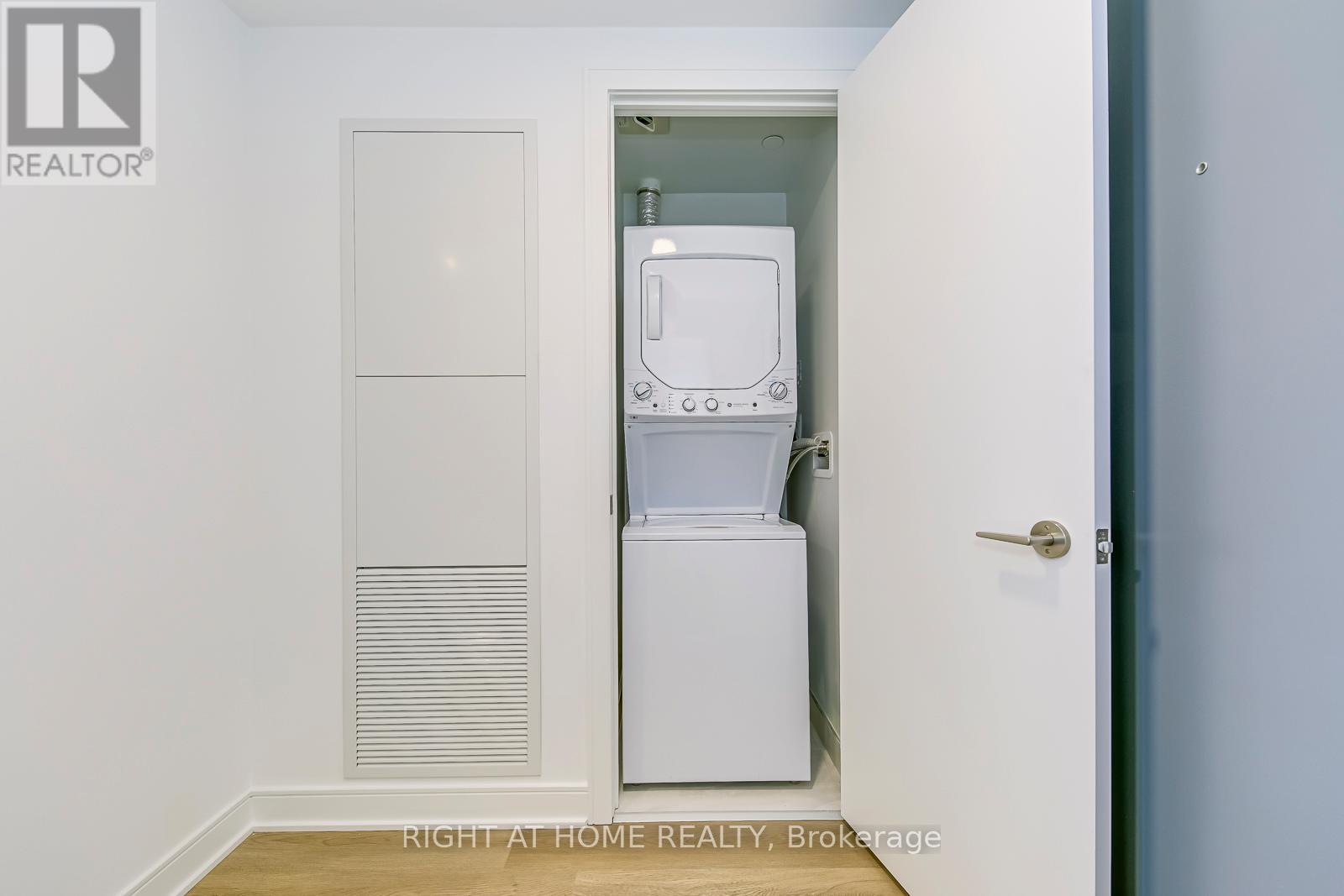 912 - 86 Dundas Street E, Mississauga, Ontario  L5A 0B1 - Photo 20 - W12803944