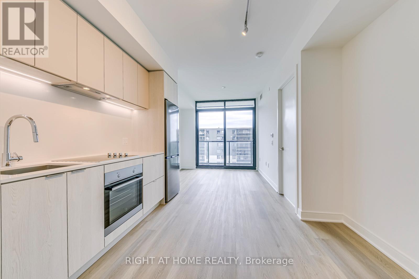 912 - 86 Dundas Street E, Mississauga, Ontario  L5A 0B1 - Photo 8 - W12803944