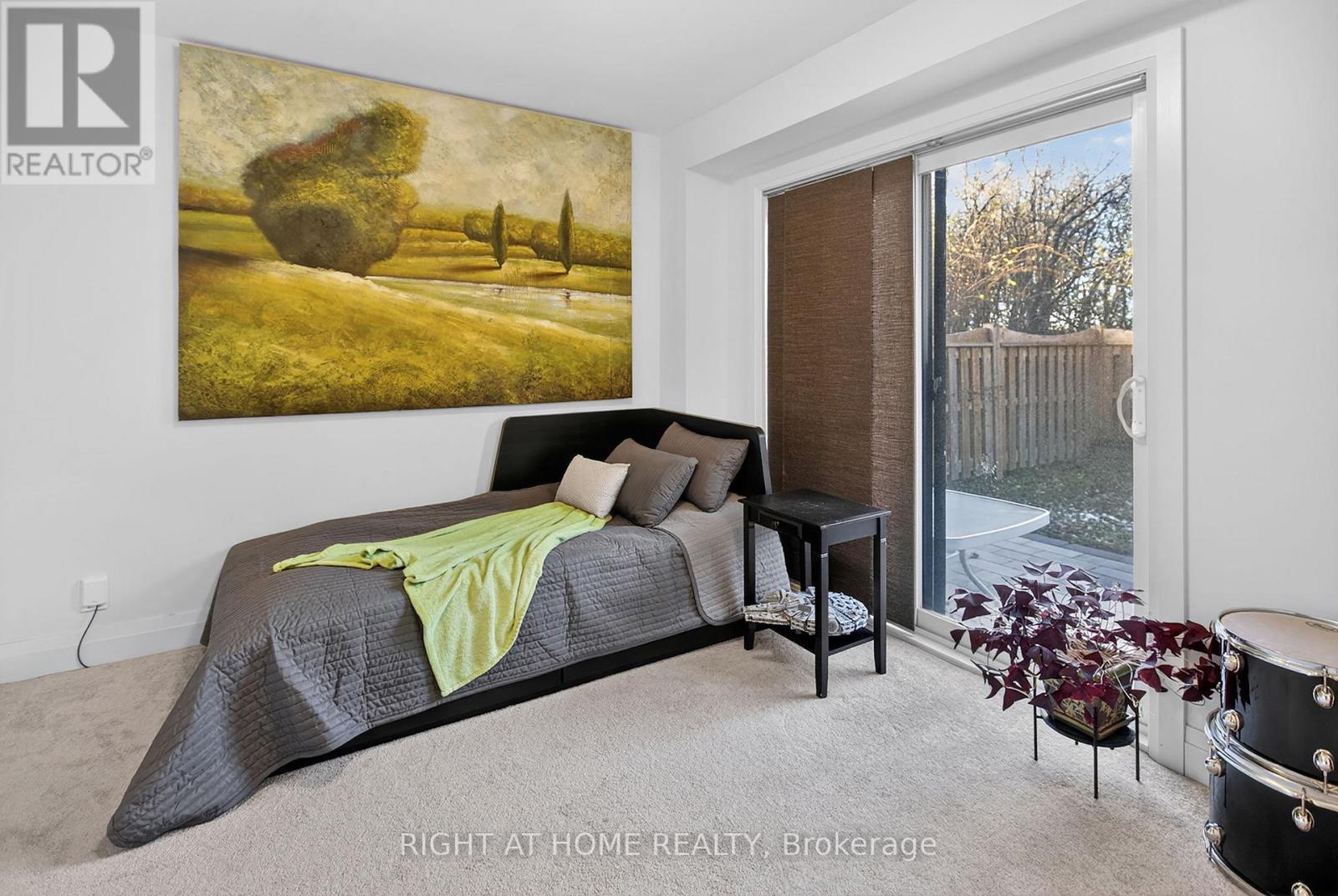 1802 Mitoff Place, Mississauga, Ontario L4W 0E8 - Photo 17 - W12803962