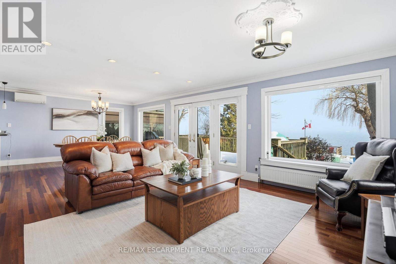 104 Cumberland Drive, Mississauga, Ontario  L5G 3M8 - Photo 10 - W12803988