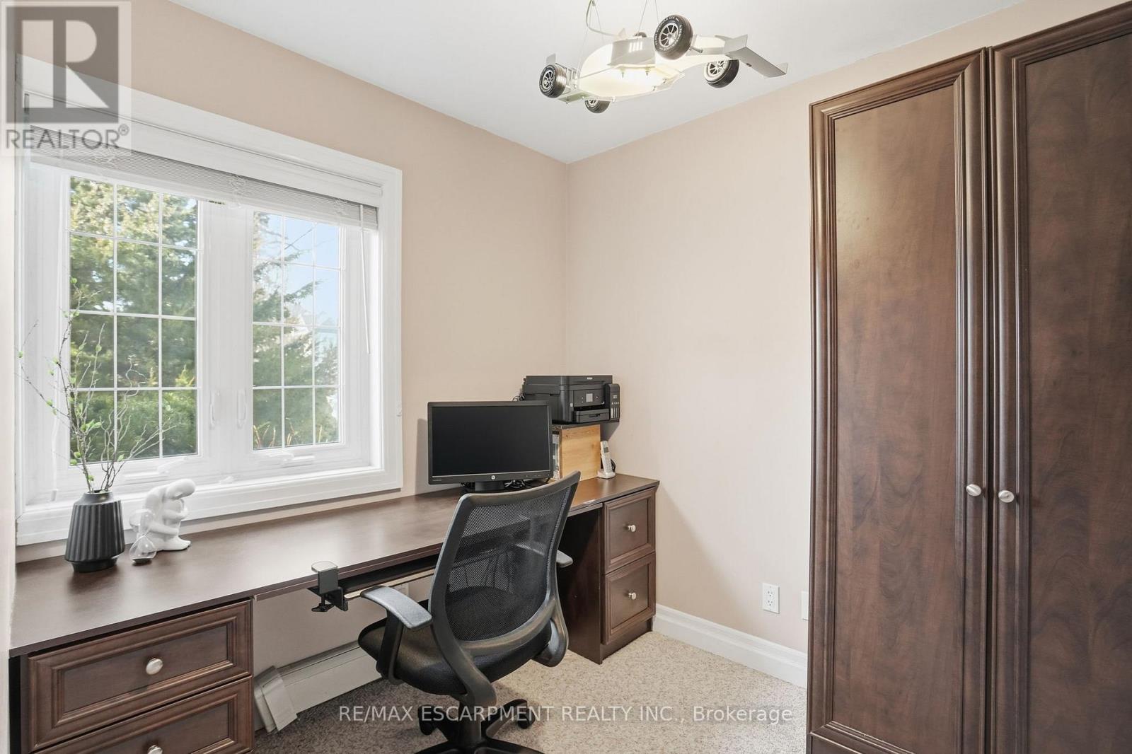 104 Cumberland Drive, Mississauga, Ontario  L5G 3M8 - Photo 19 - W12803988