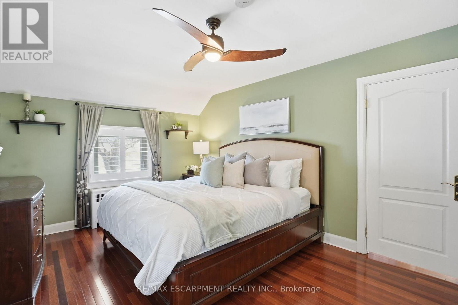 104 Cumberland Drive, Mississauga, Ontario  L5G 3M8 - Photo 24 - W12803988