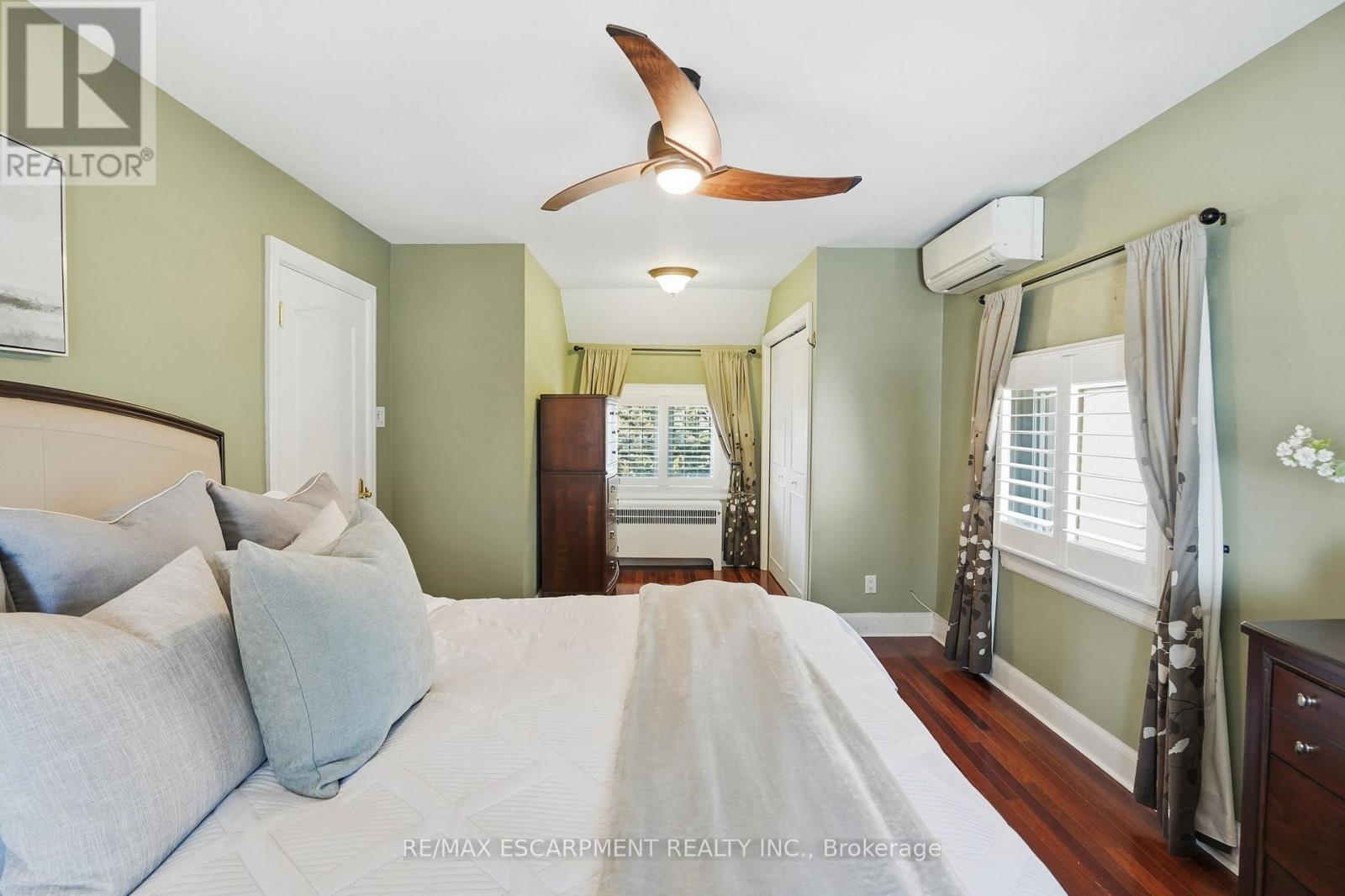 104 Cumberland Drive, Mississauga, Ontario  L5G 3M8 - Photo 25 - W12803988