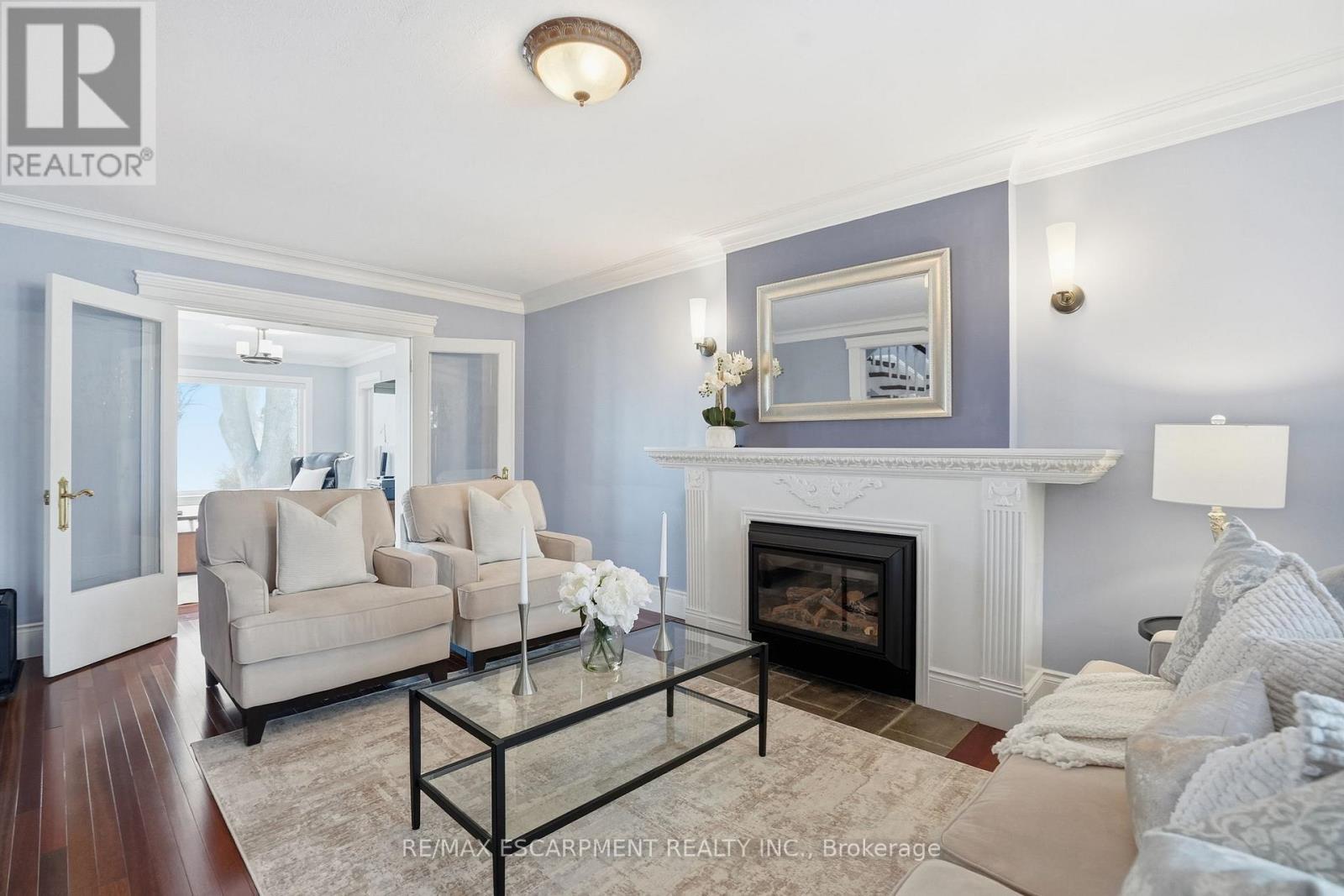 104 Cumberland Drive, Mississauga, Ontario  L5G 3M8 - Photo 7 - W12803988