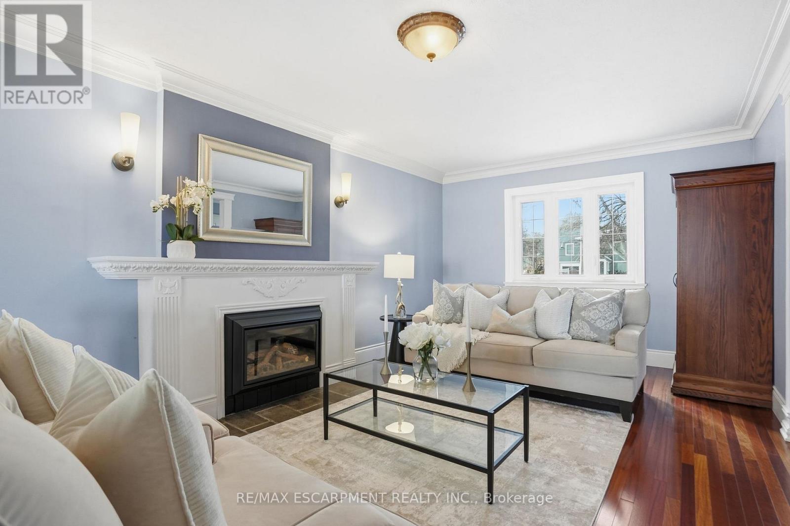 104 Cumberland Drive, Mississauga, Ontario  L5G 3M8 - Photo 8 - W12803988