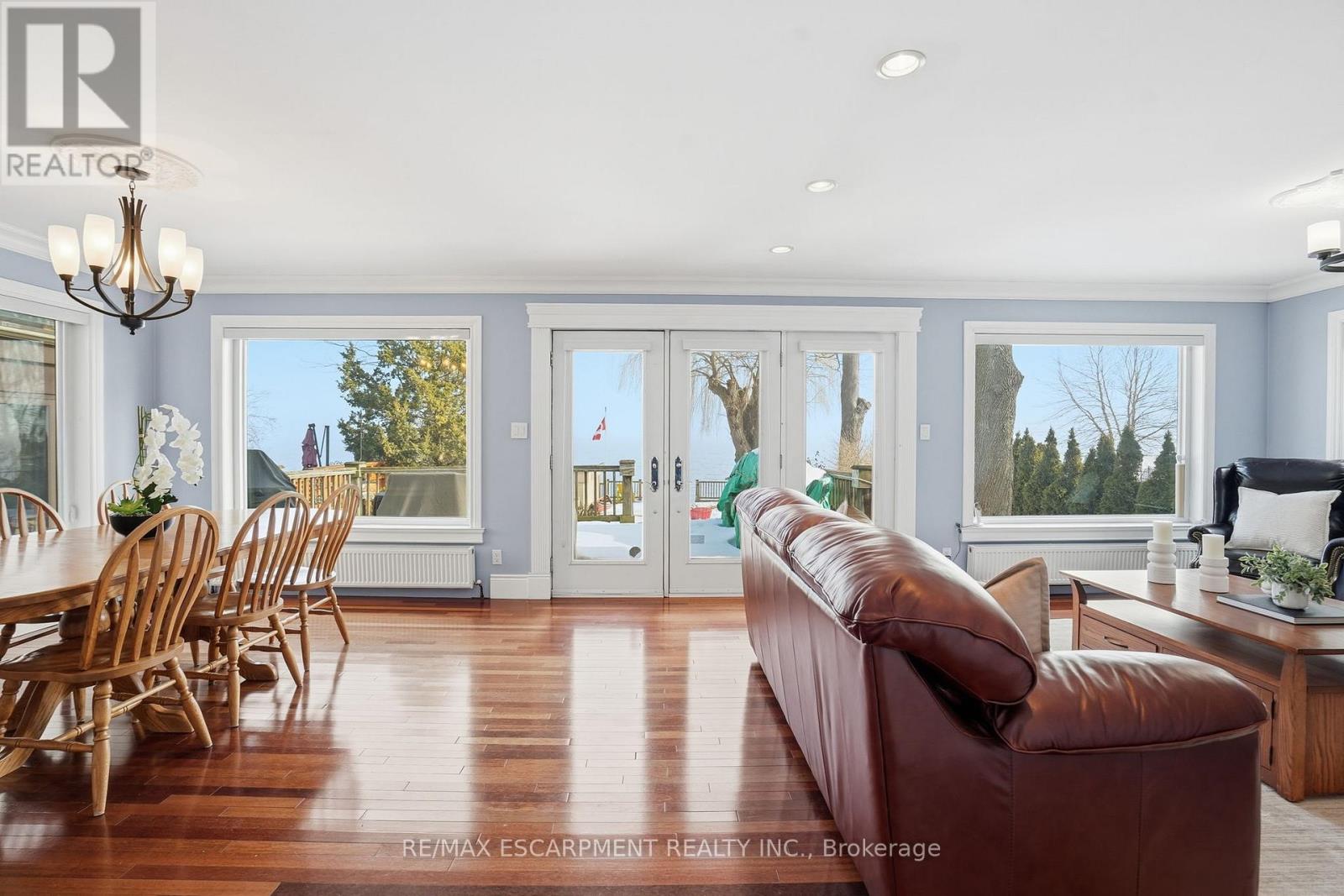 104 Cumberland Drive, Mississauga, Ontario  L5G 3M8 - Photo 9 - W12803988