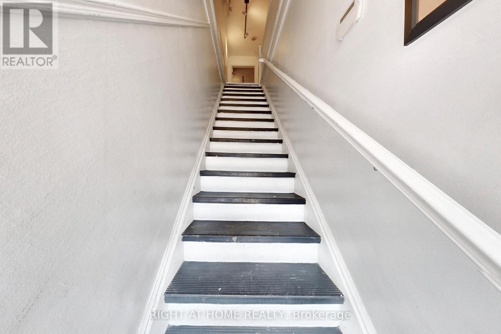 2390a Bloor Street W, Toronto, Ontario  M6S 1P5 - Photo 33 - W12803994