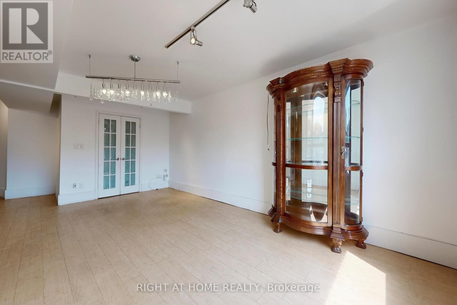 2390a Bloor Street W, Toronto, Ontario  M6S 1P5 - Photo 6 - W12803994