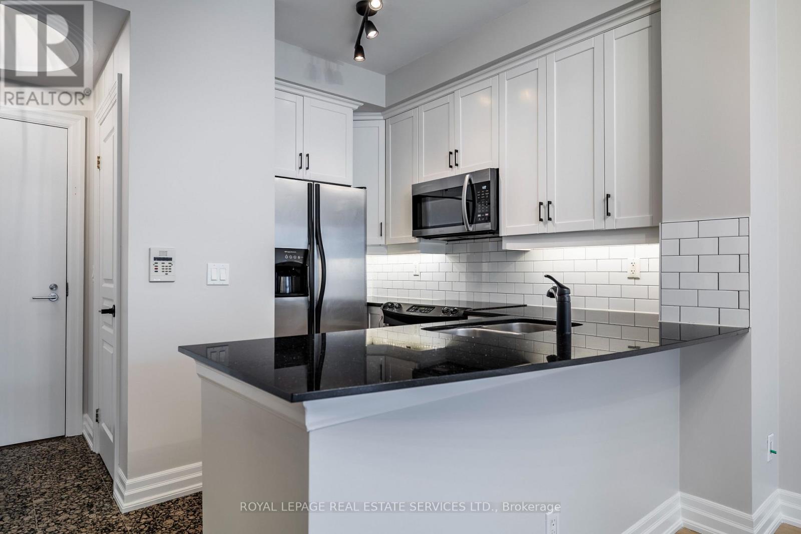 109 - 2083 Lake Shore Boulevard W, Toronto, Ontario  M8V 4G2 - Photo 4 - W12804022