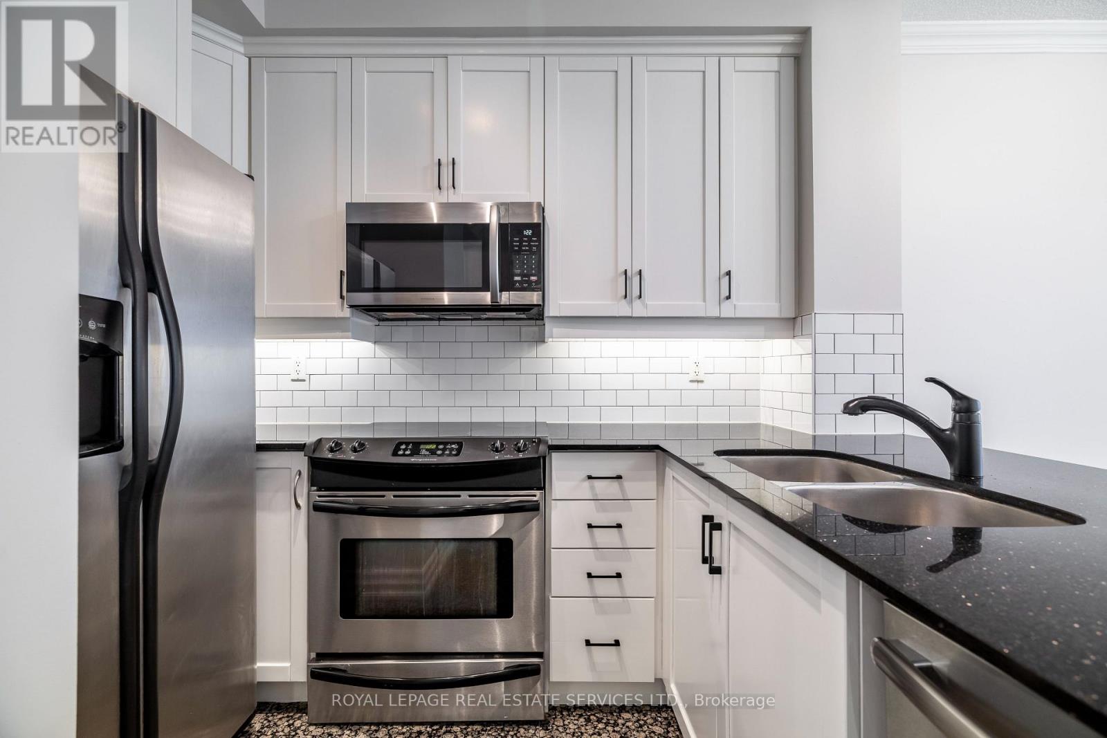 109 - 2083 Lake Shore Boulevard W, Toronto, Ontario  M8V 4G2 - Photo 5 - W12804022