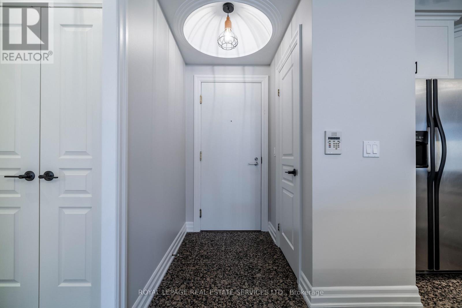 109 - 2083 Lake Shore Boulevard W, Toronto, Ontario  M8V 4G2 - Photo 8 - W12804022