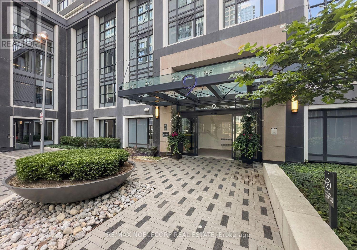 215 - 9 Mabelle Avenue, Toronto, Ontario  M9A 4X7 - Photo 3 - W12804024