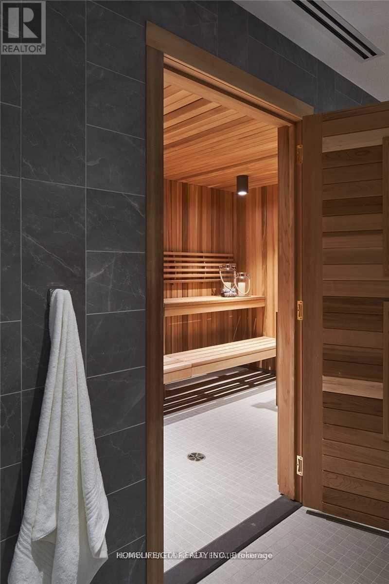 215 - 9 Mabelle Avenue, Toronto, Ontario  M9A 4X7 - Photo 9 - W12804024