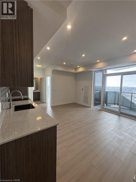 25 Wellington Street S Unit# 3003, Kitchener, Ontario  N2G 0G5 - Photo 3 - 40805464
