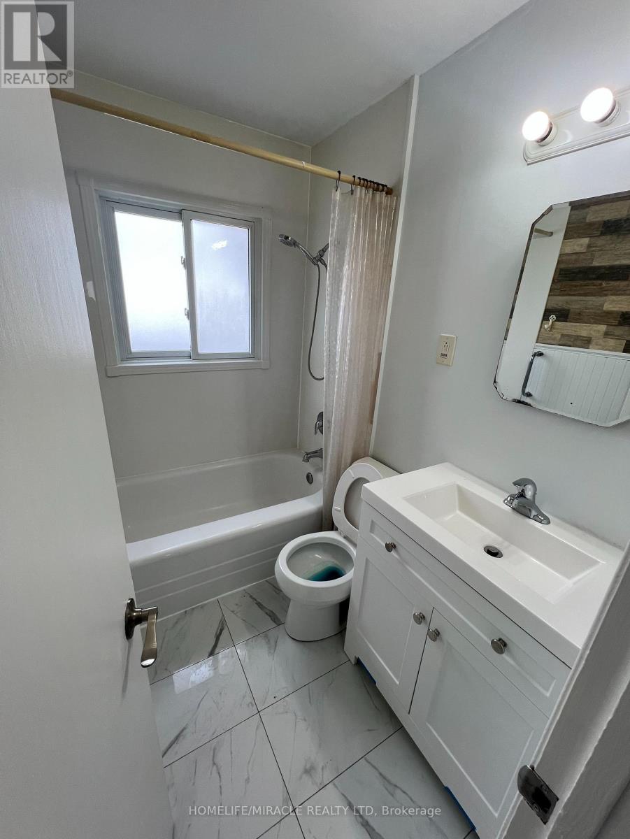 Unit 2 - 270 Clifton Road, Kitchener, Ontario  N2H 4W2 - Photo 10 - X12803984