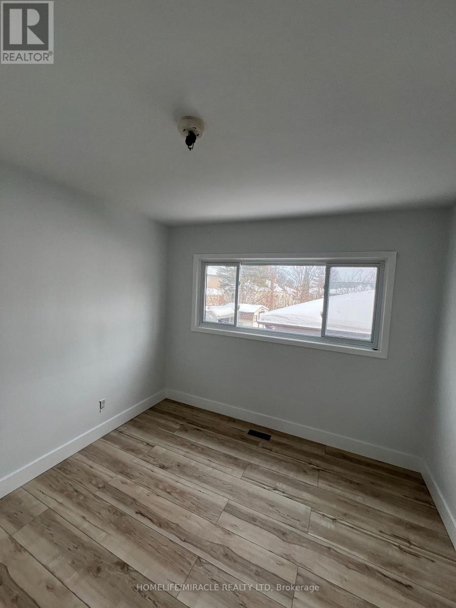 Unit 2 - 270 Clifton Road, Kitchener, Ontario  N2H 4W2 - Photo 6 - X12803984