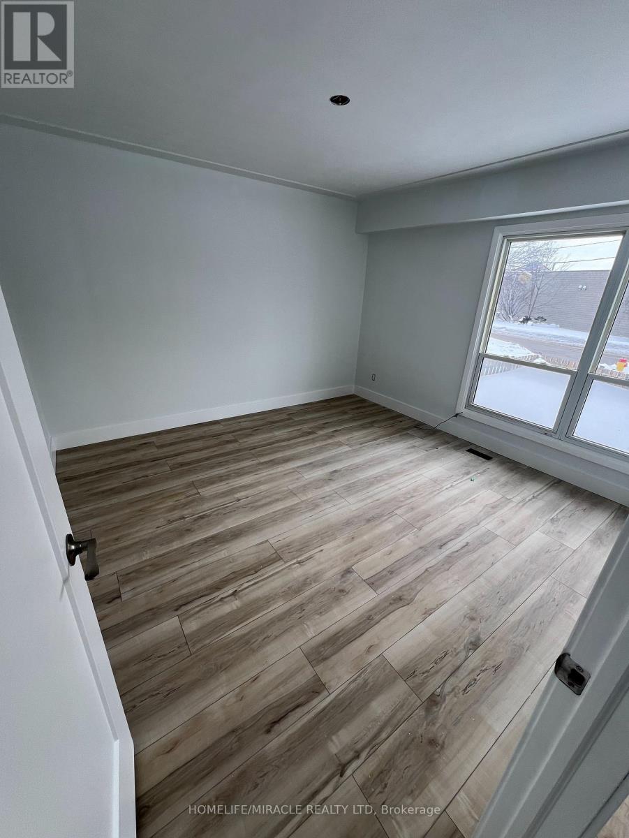 Unit 2 - 270 Clifton Road, Kitchener, Ontario  N2H 4W2 - Photo 8 - X12803984