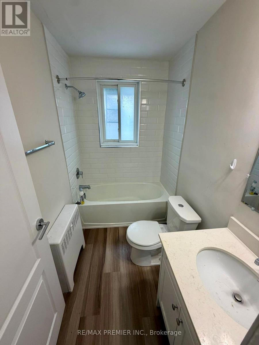 1 - 10 Croswaite Avenue S, Hamilton, Ontario  L8K 2T8 - Photo 2 - X12803986