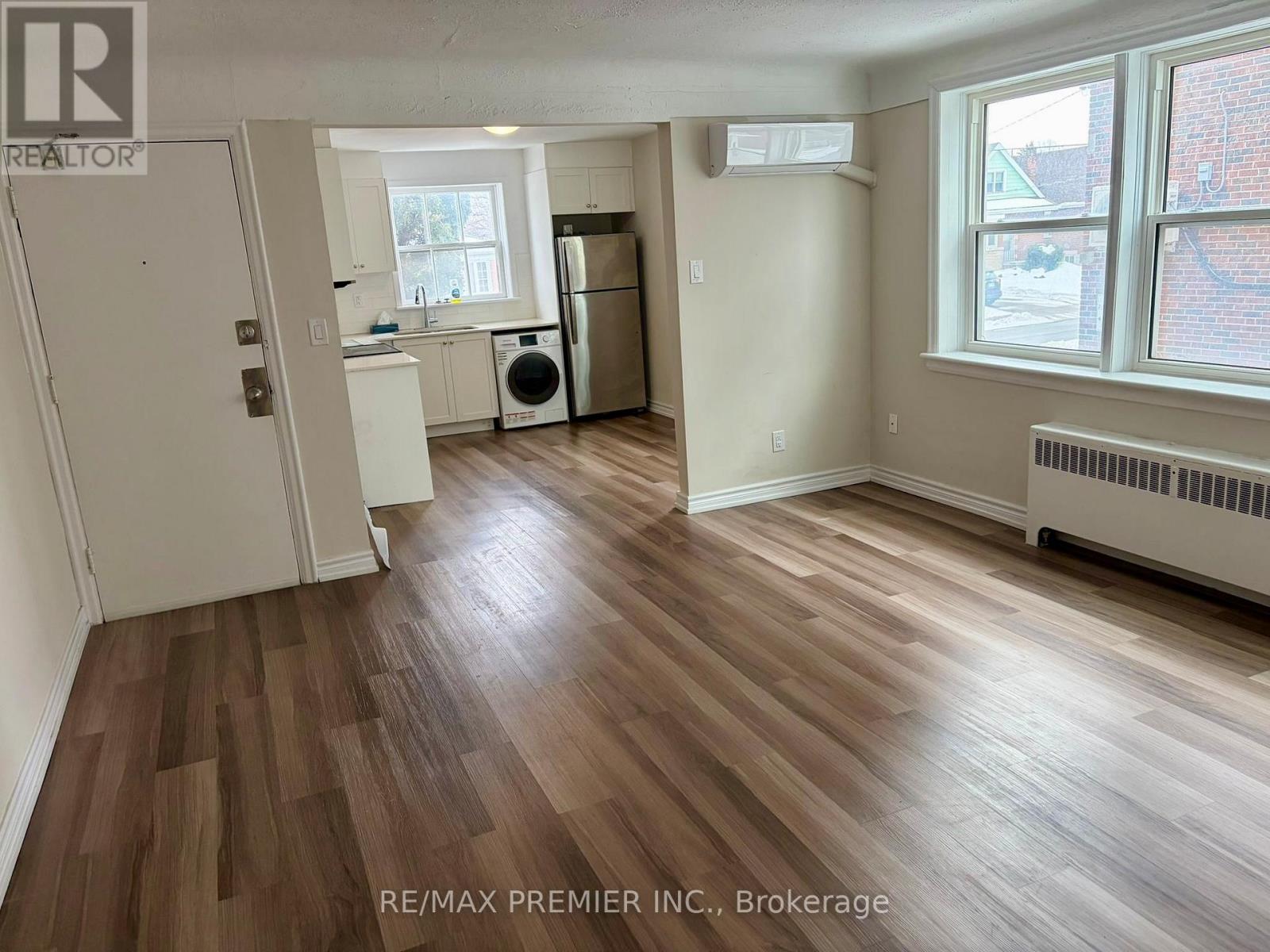 1 - 10 Croswaite Avenue S, Hamilton, Ontario  L8K 2T8 - Photo 5 - X12803986