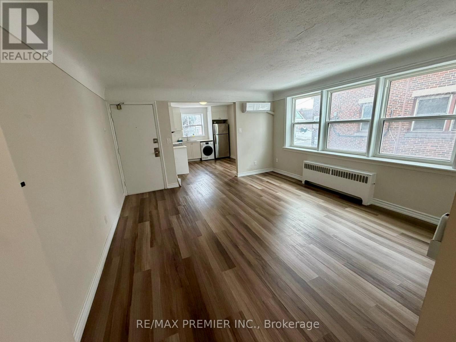 1 - 10 Croswaite Avenue S, Hamilton, Ontario  L8K 2T8 - Photo 6 - X12803986