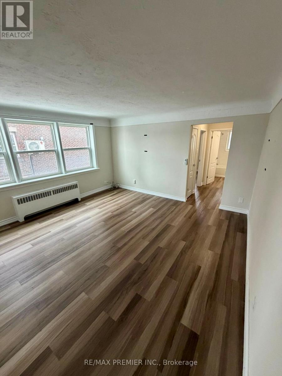 1 - 10 Croswaite Avenue S, Hamilton, Ontario  L8K 2T8 - Photo 9 - X12803986