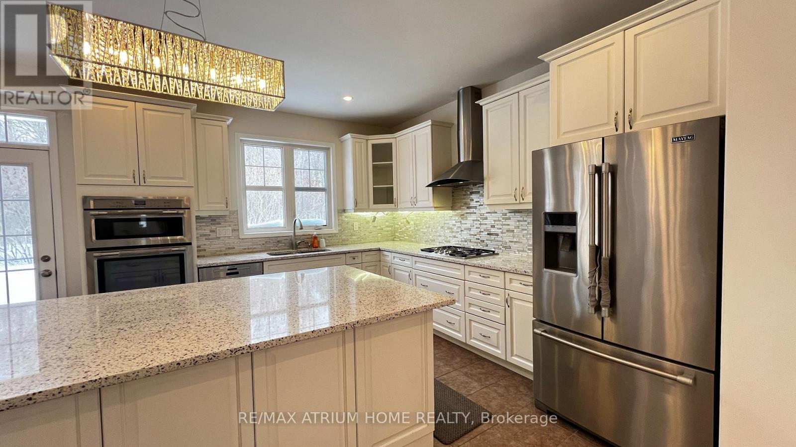 2 Forest Grove Lane, Kitchener, Ontario  N2R 1P6 - Photo 2 - X12804004