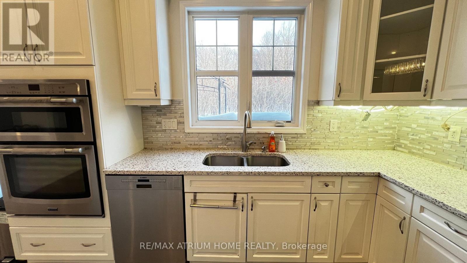 2 Forest Grove Lane, Kitchener, Ontario  N2R 1P6 - Photo 4 - X12804004