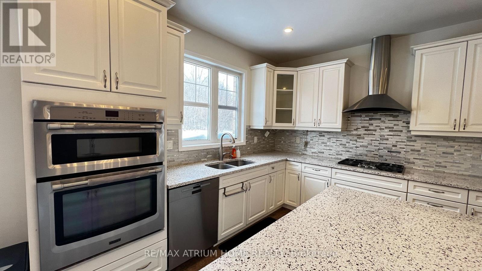 2 Forest Grove Lane, Kitchener, Ontario  N2R 1P6 - Photo 5 - X12804004