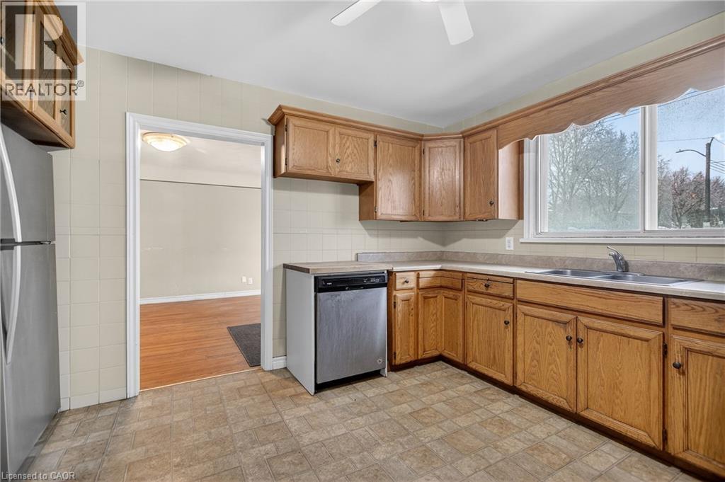 31 Hoffman Street, Kitchener, Ontario N2M 3M8 - Photo 8 - 40806408