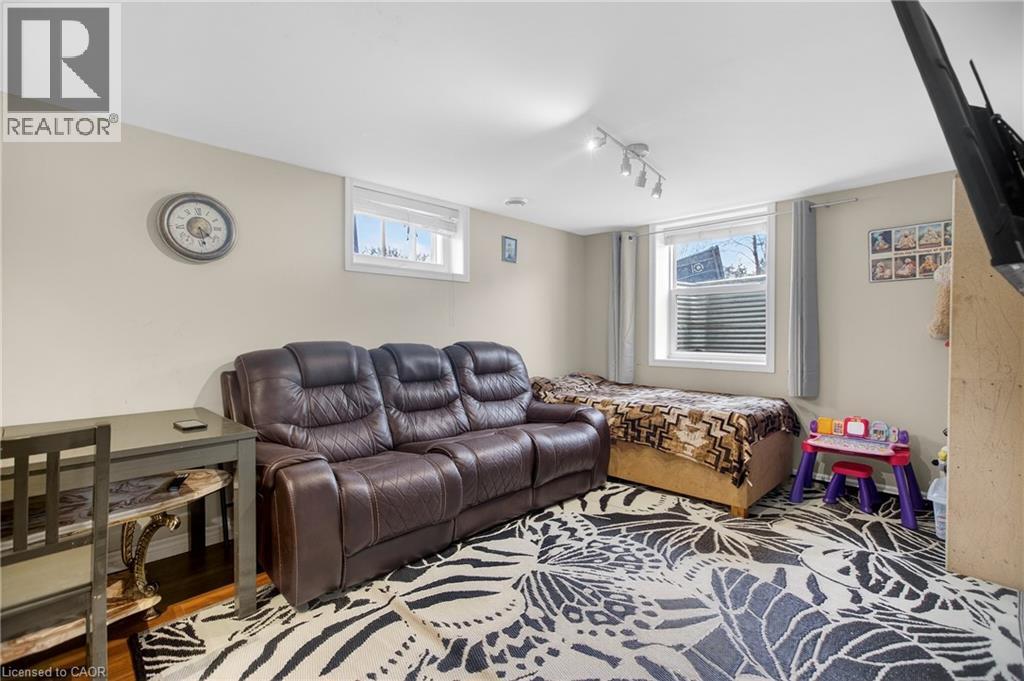 31 Hoffman Street, Kitchener, Ontario N2M 3M8 - Photo 24 - 40806408