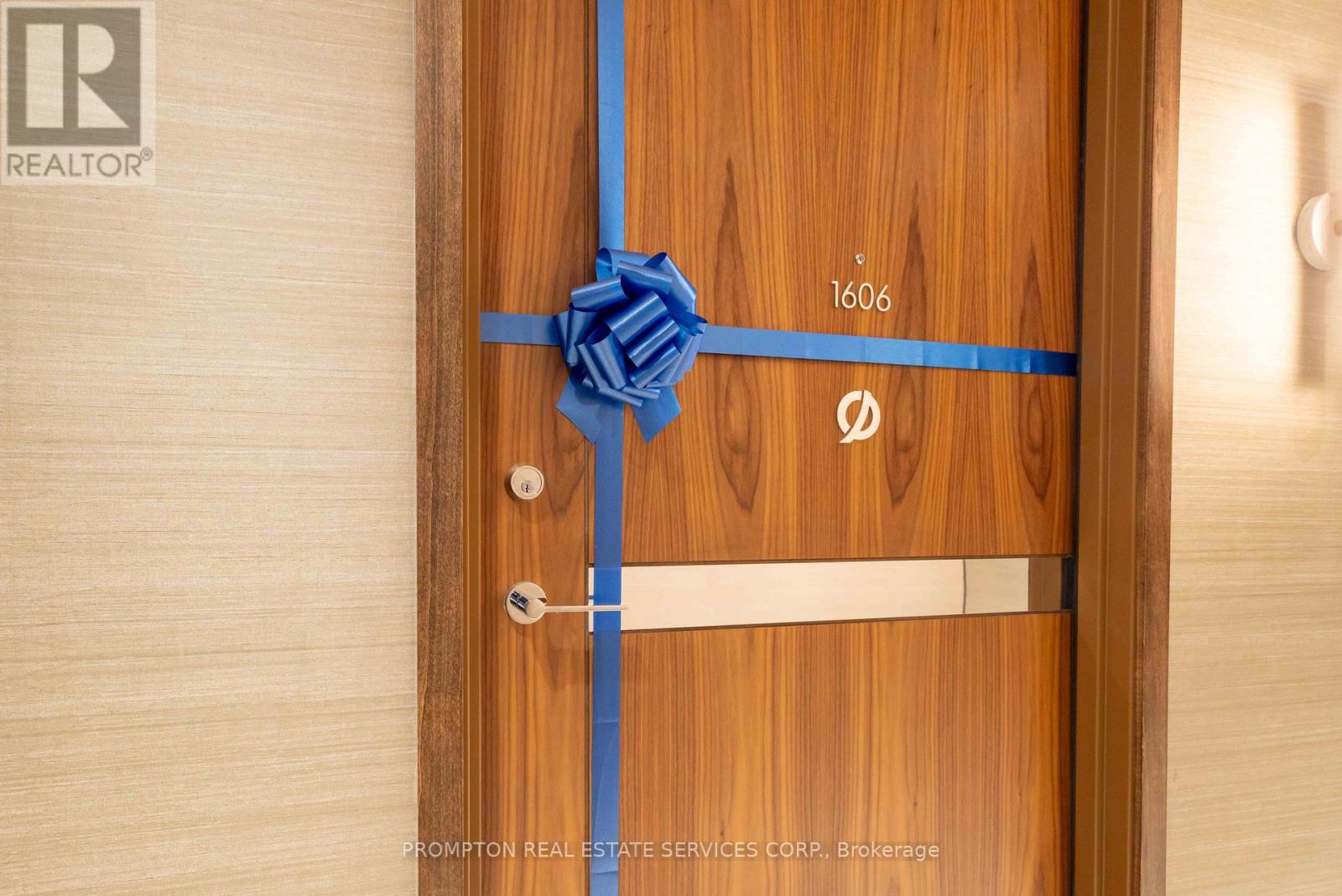 1606 - 1 Concord Cityplace Way, Toronto, Ontario  M5V 0X3 - Photo 5 - C12799390