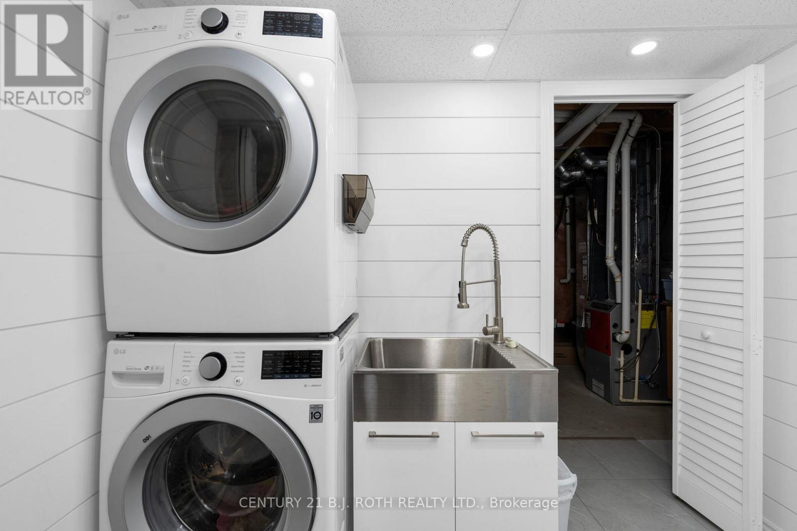 95 Lakeshore Road E, Oro-Medonte, Ontario  L0L 2E0 - Photo 29 - S12742000