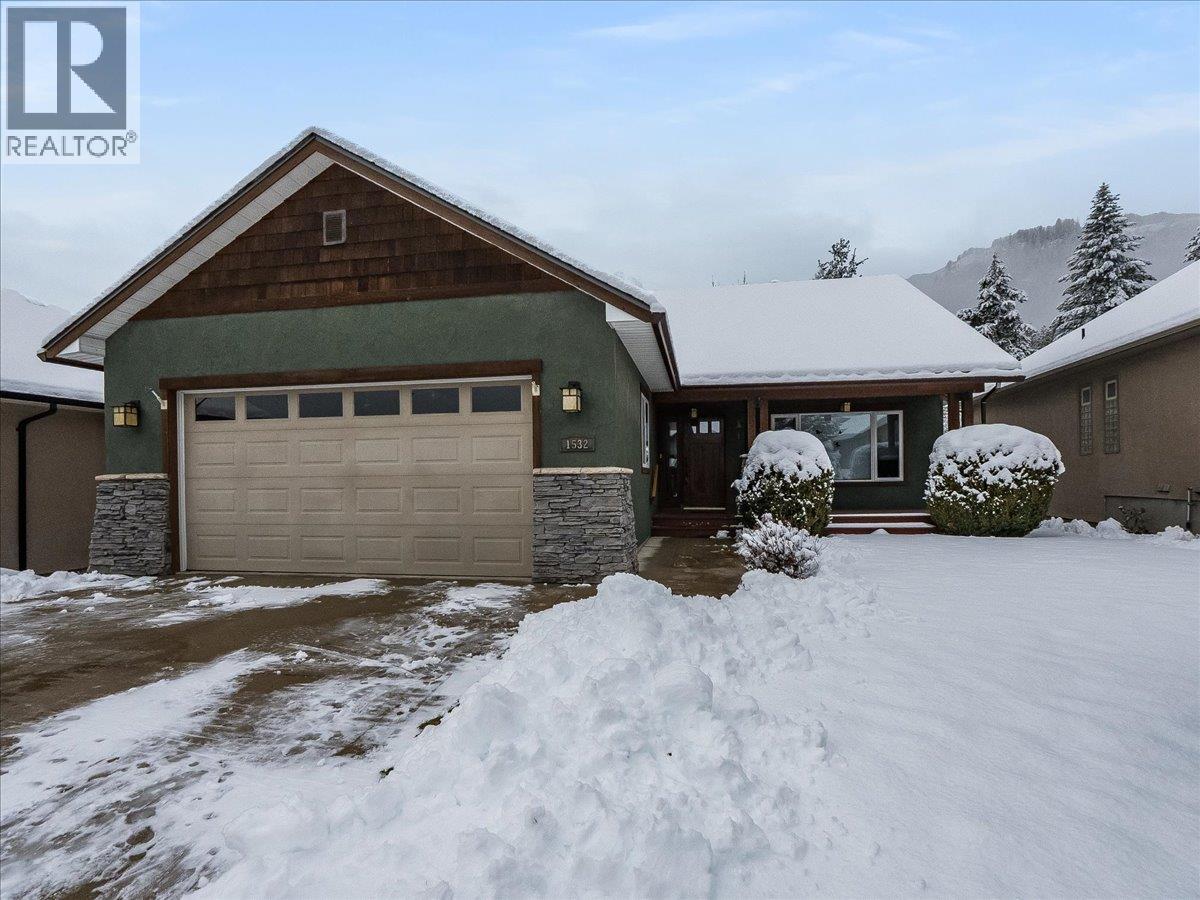 1532 Emerald Crescent, Castlegar, British Columbia  V1N 4W2 - Photo 4 - 10376320